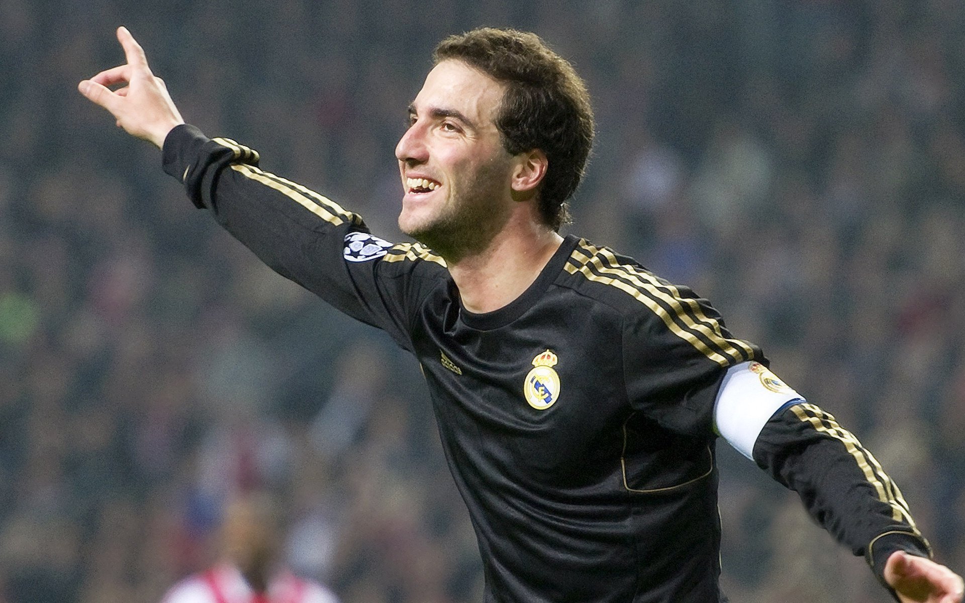 九游网-西甲赛后专家总结,比赛中攻防转换、控球变化的深层分析,足球攻防转换原则