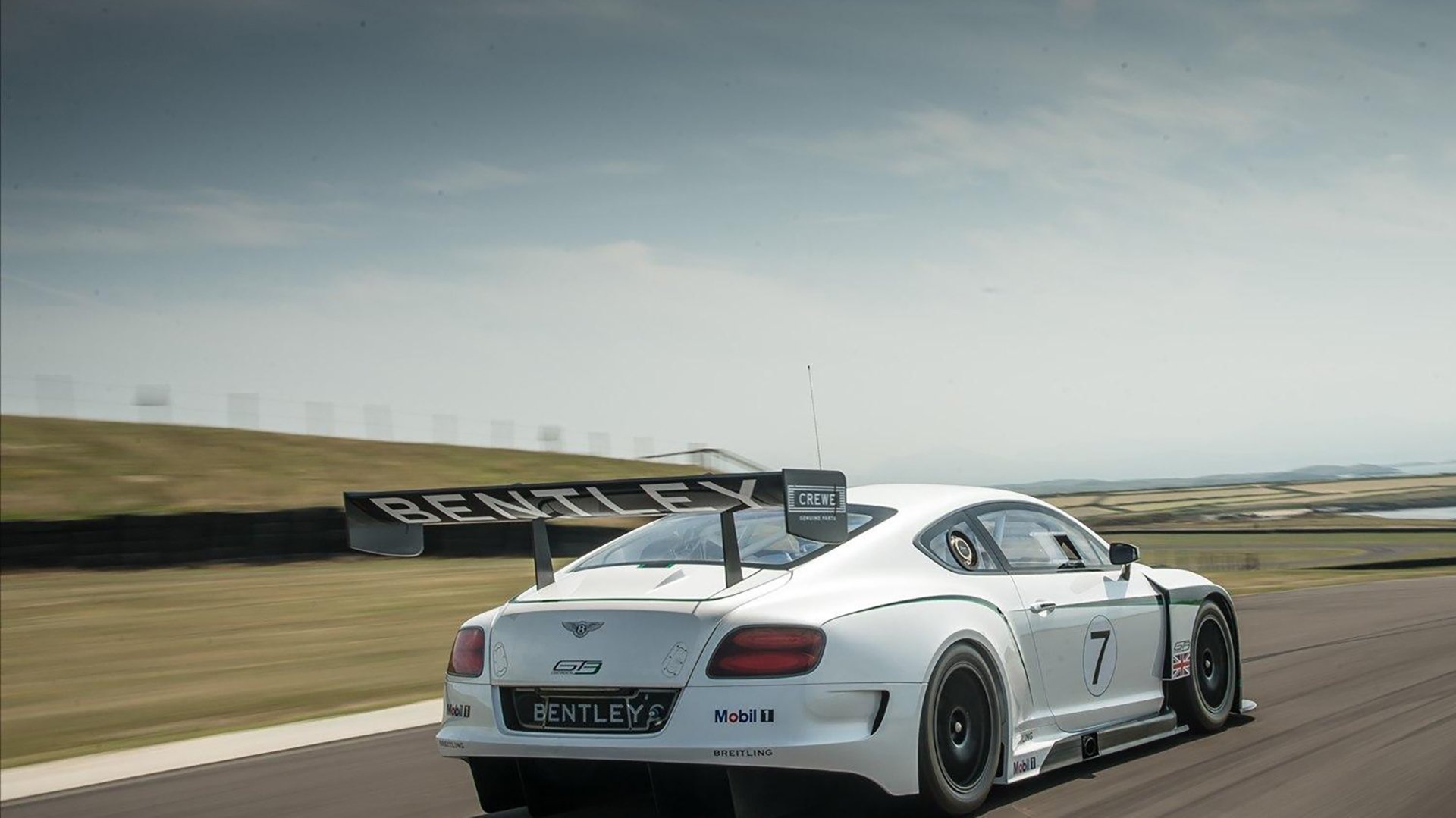 九游sports-“运动舞蹈：金牛区城北体育馆上演炫目舞步，观众们为舞者们热血沸腾”