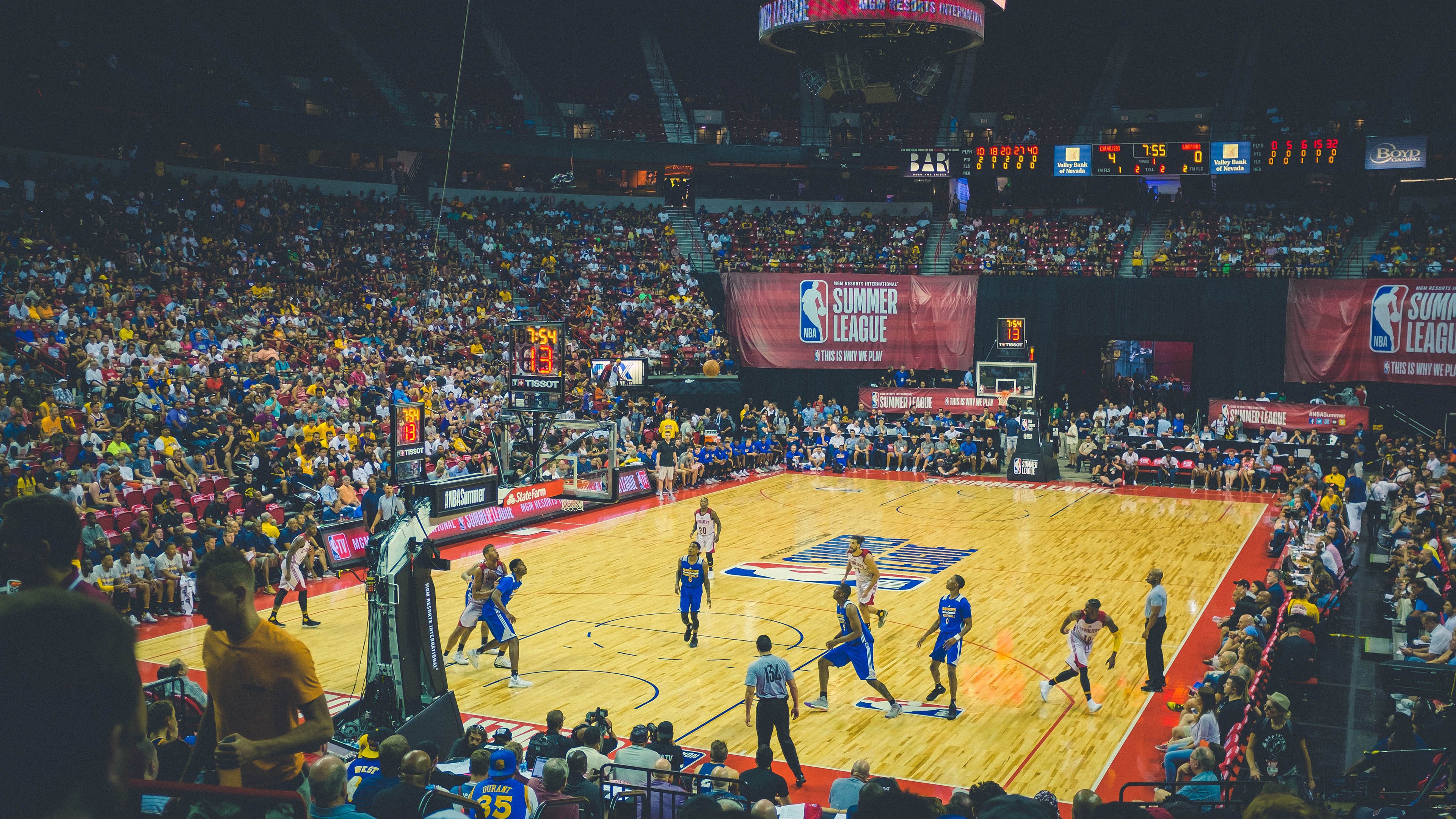 _雄鹿队字母哥状态火热，引领团队前行_，雄鹿字母哥fmvp